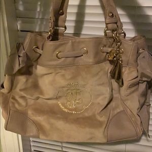 Super cute juicy couture shoulder bag